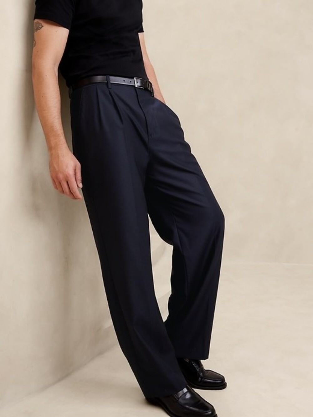 Banana Republic Men's Signature Italian Hopsack Wide-Leg Pant in Navy